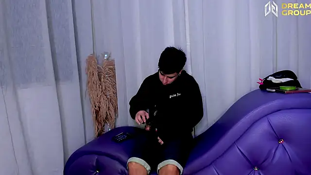 Yourslust  online show from 10.26.25