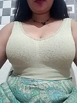 Snapshot of cute-mahek chatting on 05.02.26 cute-mahek online show from 05.02.26