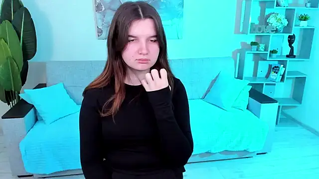 Snapshot of BonneyLove chatting on 01.24.25 BonneyLove online show from 01.24.25