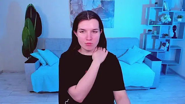 Snapshot of BonneyLove chatting on 02.12.25 BonneyLove online show from 02.12.25