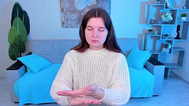 Snapshot of BonneyLove chatting on 02.19.25 BonneyLove online show from 02.19.25