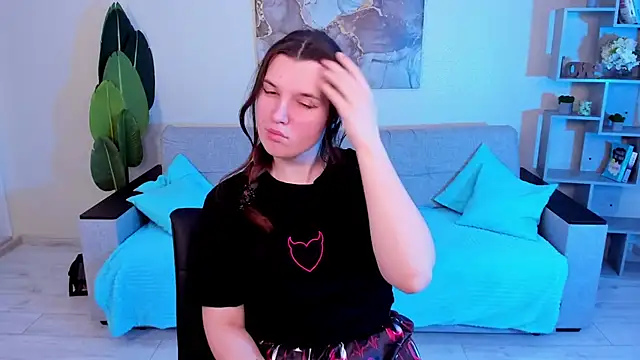 Snapshot of BonneyLove chatting on 03.02.25 BonneyLove online show from 03.02.25