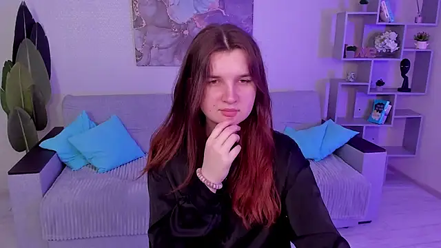 Snapshot of BonneyLove chatting on 03.19.25 BonneyLove online show from 03.19.25