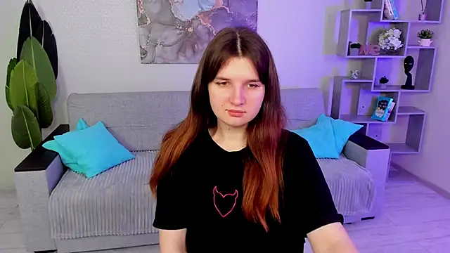 Snapshot of BonneyLove chatting on 03.20.25 BonneyLove online show from 03.20.25