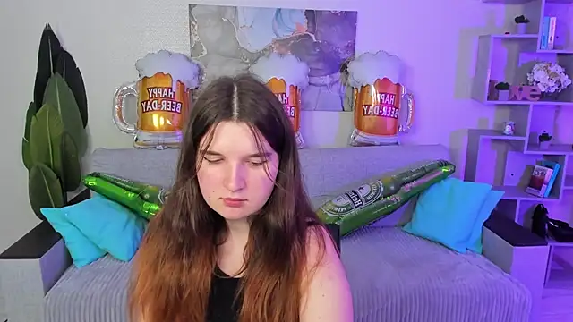 Snapshot of BonneyLove chatting on 10.01.25 BonneyLove online show from 10.01.25