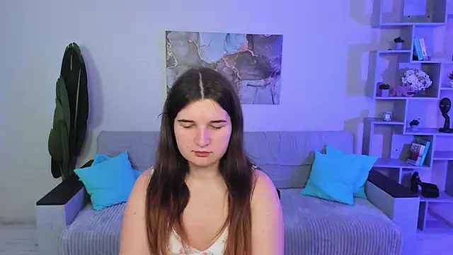 Snapshot of BonneyLove chatting on 10.10.25 BonneyLove online show from 10.10.25