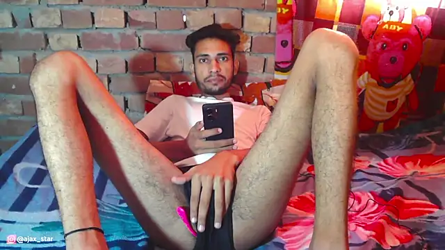 Snapshot of AjaxStar chatting on 10.04.25 AjaxStar online show from 10.04.25