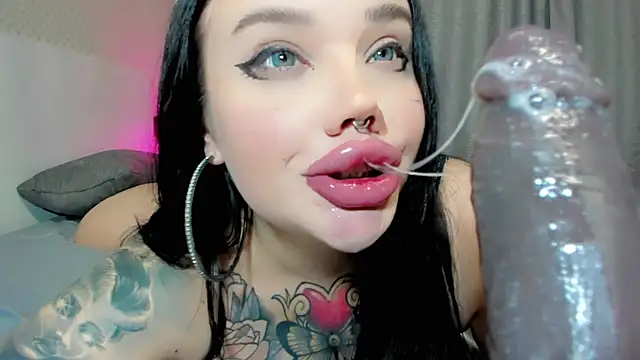 Snapshot of Aira_vi chatting on 06.20.26 Aira vi online show from 06.20.26