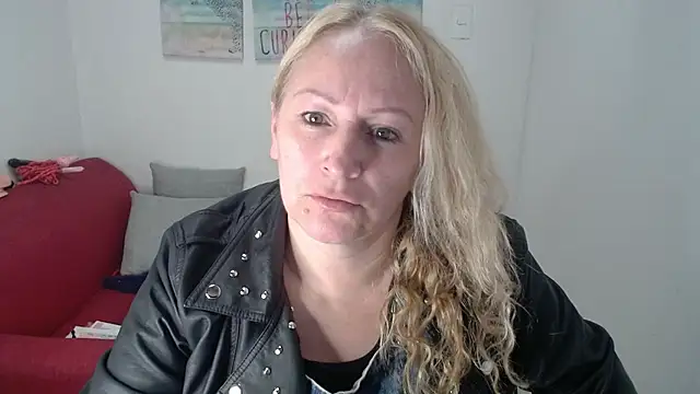 Snapshot of emperabigbootybigass chatting on 04.20.26 emperabigbootybigass online show from 04.20.26