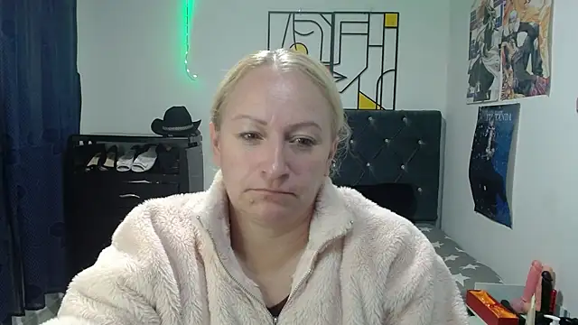Snapshot of emperabigbootybigass chatting on 04.21.26 emperabigbootybigass online show from 04.21.26