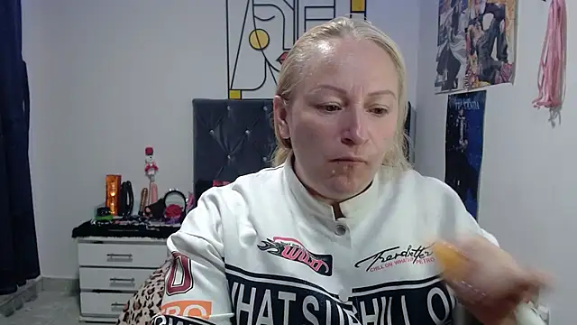 Snapshot of emperabigbootybigass chatting on 05.20.26 emperabigbootybigass online show from 05.20.26