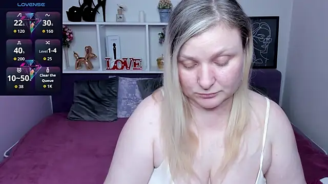 AnnaXCherri online show from 11.25.25