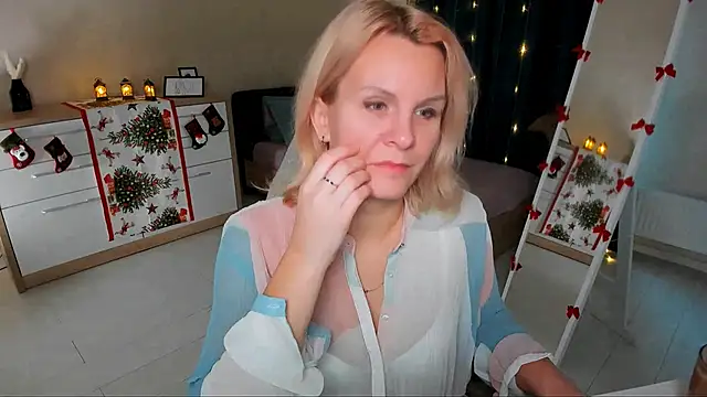 Louisa Bay online show from 12.21.24