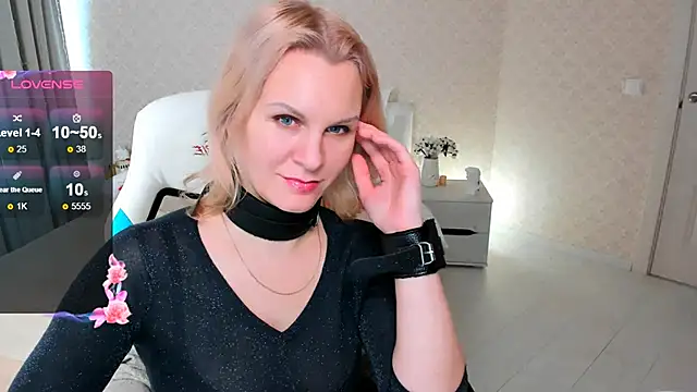 Louisa Bay online show from 02.04.25