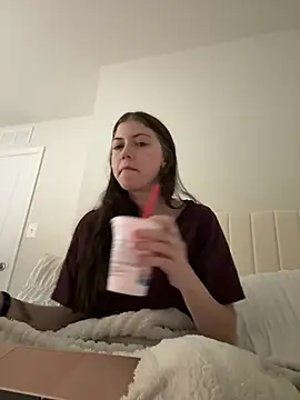 Snapshot of emilycoco chatting on 03.16.26 emilycoco online show from 03.16.26