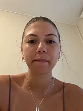 Snapshot of emilycoco chatting on 06.14.26 emilycoco online show from 06.14.26