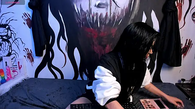 Snapshot of Kylie-fox chatting on 01.08.25 Kylie-fox online show from 01.08.25