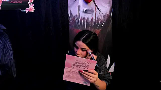 Snapshot of Kylie-fox chatting on 10.08.25 Kylie-fox online show from 10.08.25