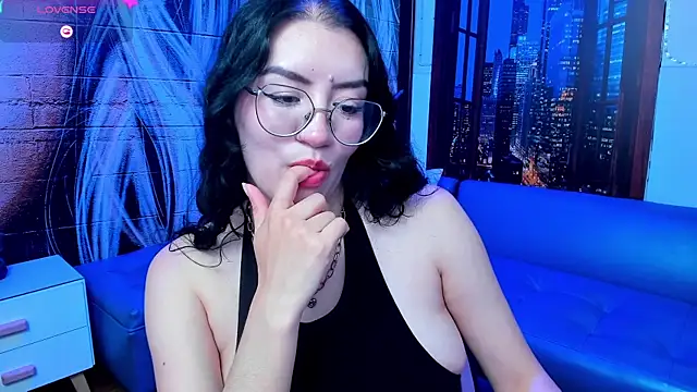 Snapshot of Violetaa_diazz chatting on 02.05.25 Violetaa diazz online show from 02.05.25