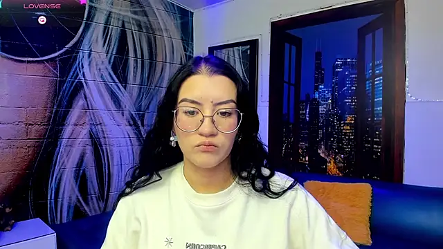 Snapshot of Violetaa_diazz chatting on 02.15.25 Violetaa diazz online show from 02.15.25