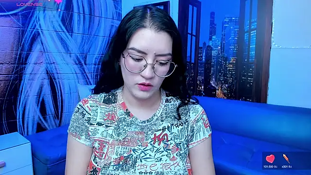 Snapshot of Violetaa_diazz chatting on 03.20.25 Violetaa diazz online show from 03.20.25