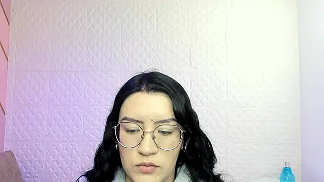 Snapshot of Violetaa_diazz chatting on 09.15.25 Violetaa diazz online show from 09.15.25