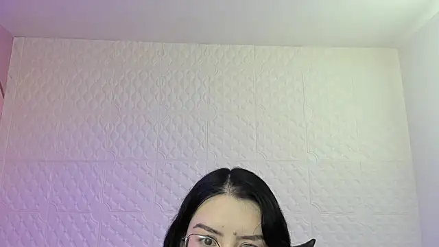 Snapshot of Violetaa_diazz chatting on 09.18.25 Violetaa diazz online show from 09.18.25