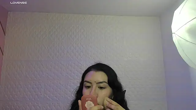 Snapshot of Violetaa_diazz chatting on 09.30.25 Violetaa diazz online show from 09.30.25