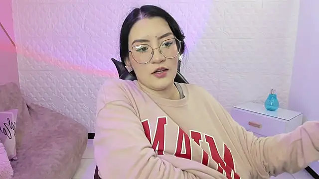 Snapshot of Violetaa_diazz chatting on 10.06.25 Violetaa diazz online show from 10.06.25