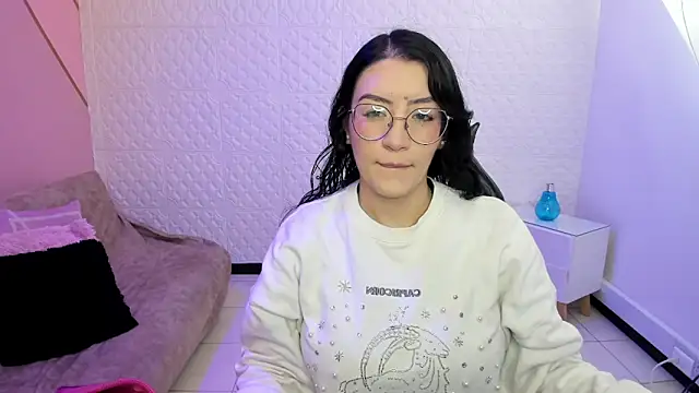 Snapshot of Violetaa_diazz chatting on 10.11.25 Violetaa diazz online show from 10.11.25