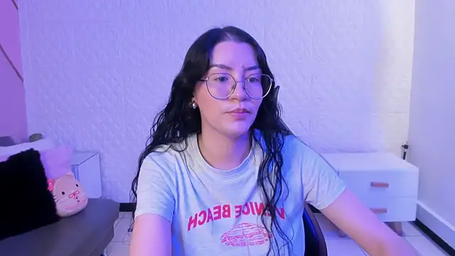 Snapshot of Violetaa_diazz chatting on 07.18.26 Violetaa diazz online show from 07.18.26