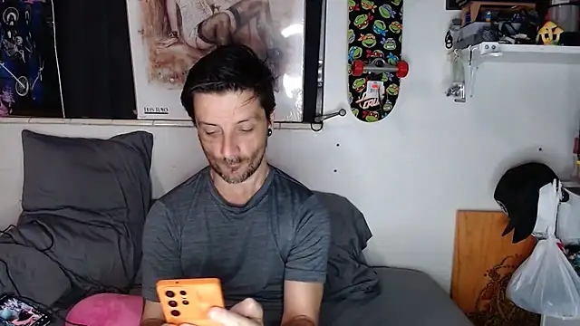 Snapshot of titclitcmndr chatting on 01.30.25 titclitcmndr online show from 01.30.25