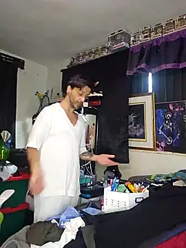 Snapshot of titclitcmndr chatting on 02.02.25 titclitcmndr online show from 02.02.25