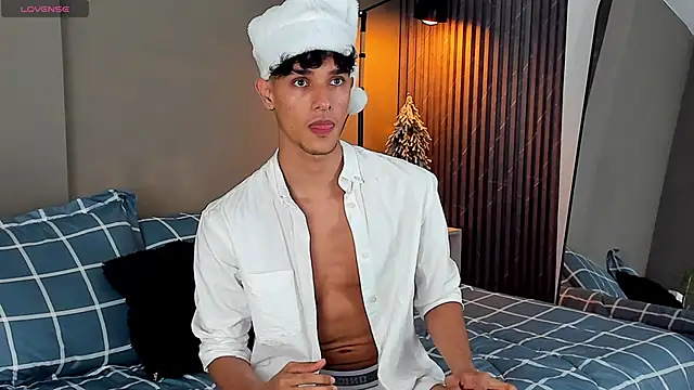 Snapshot of Busterspinter chatting on 12.25.24 Busterspinter online show from 12.25.24