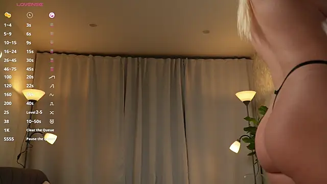 Snapshot of Good_Barbie chatting on 07.10.26 Good Barbie online show from 07.10.26