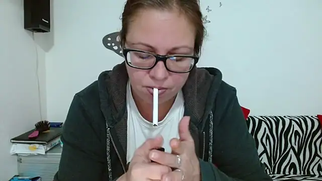 LadyHellene online show from 12.04.25