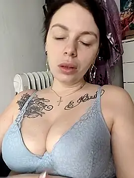 Snapshot of Lola_Hale chatting on 02.15.25 Lola Hale online show from 02.15.25