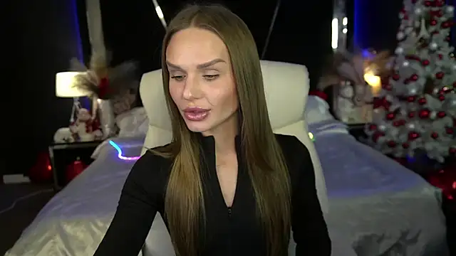 KiraGrayy online show from 12.15.25