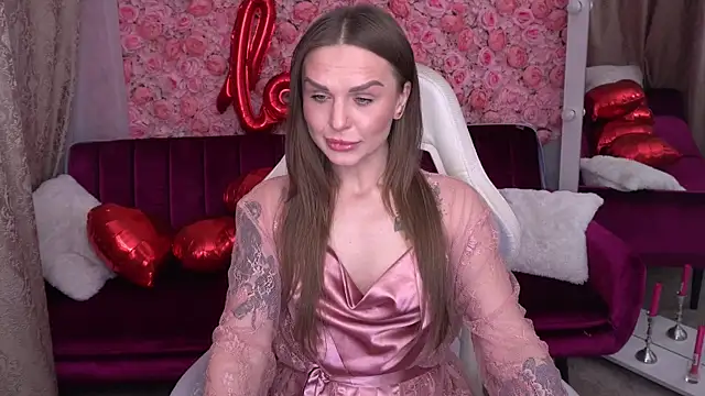 Snapshot of KiraGrayy chatting on 02.16.26 KiraGrayy online show from 02.16.26