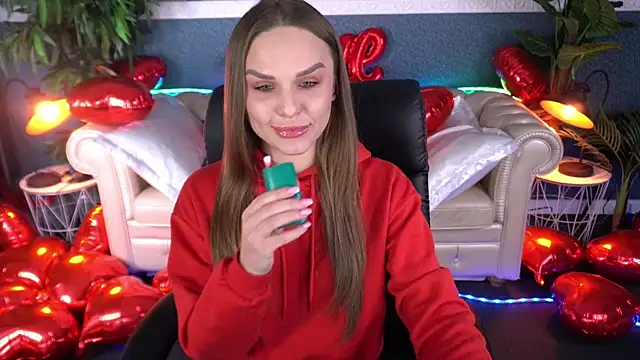 Snapshot of KiraGrayy chatting on 02.18.26 KiraGrayy online show from 02.18.26