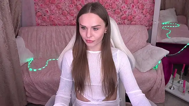 Snapshot of KiraGrayy chatting on 02.25.26 KiraGrayy online show from 02.25.26