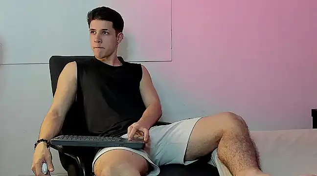Snapshot of Adan_rivas_ chatting on 12.19.24 Adan rivas online show from 12.19.24