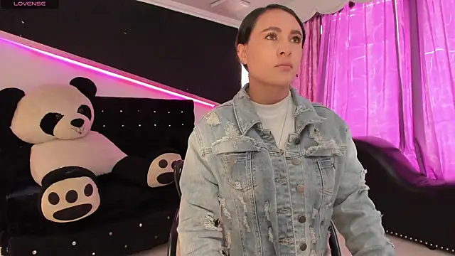 Coral Gibson online show from 01.14.26