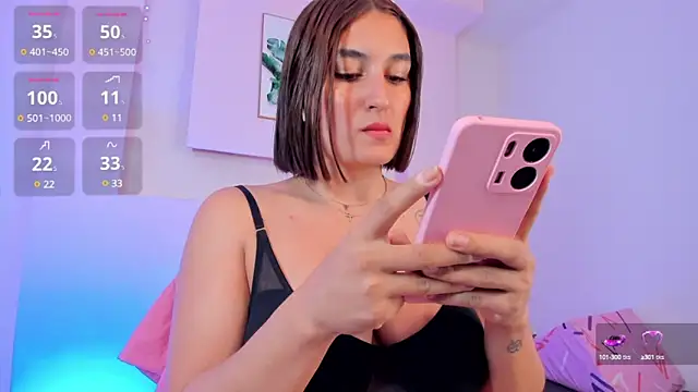 Snapshot of ScarlettWet9 chatting on 12.15.24 ScarlettWet9 online show from 12.15.24