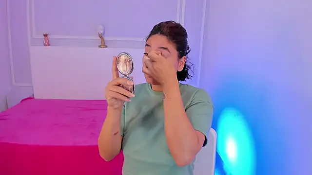 Snapshot of ScarlettWet9 chatting on 01.14.25 ScarlettWet9 online show from 01.14.25