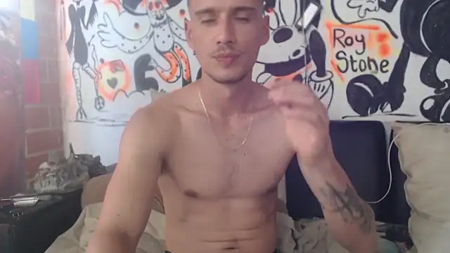 roystonee01 online show from 11.29.25