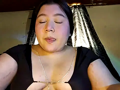 Snapshot of sharyl_24 chatting on 10.11.25 sharyl 24 online show from 10.11.25