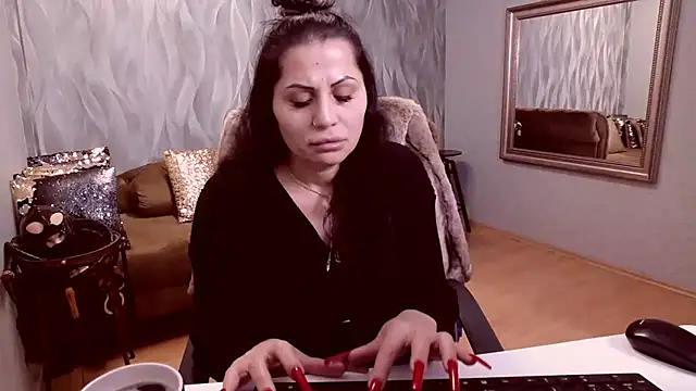 Sara Poison online show from 02.28.25