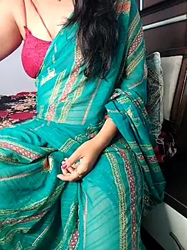 Snapshot of santurmom chatting on 11.24.25 santurmom online show from 11.24.25