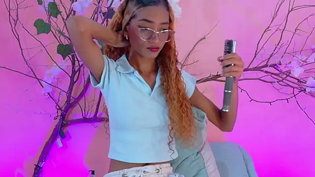 Charlotte Love10 online show from 03.12.26